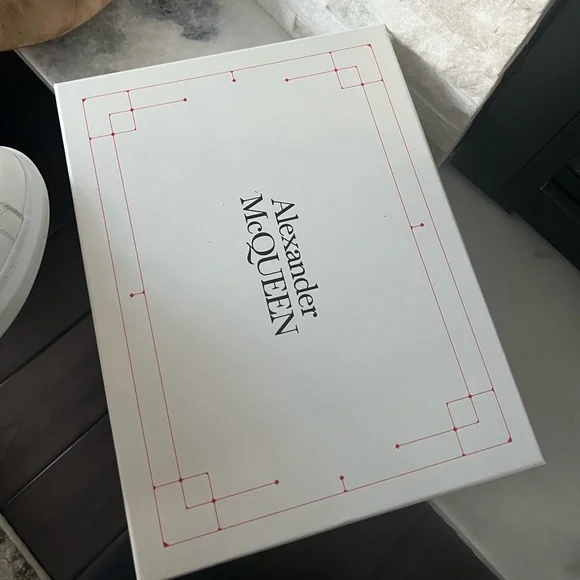 Alexander McQueen sneakers size 37 - Picture 4 of 10